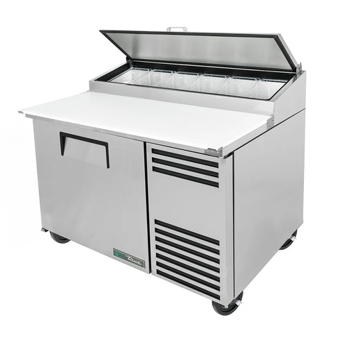 Mesa de preparación de pizza True TPP-44-HC de 44" serie TPPAT con base refrigerada