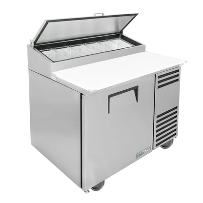 Mesa de preparación de pizza True TPP-44-HC de 44" serie TPPAT con base refrigerada